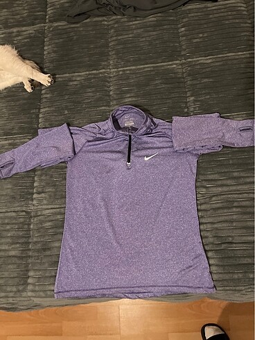 Nike üst