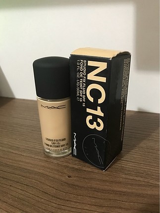 Mac studio fix fluid fondoten
