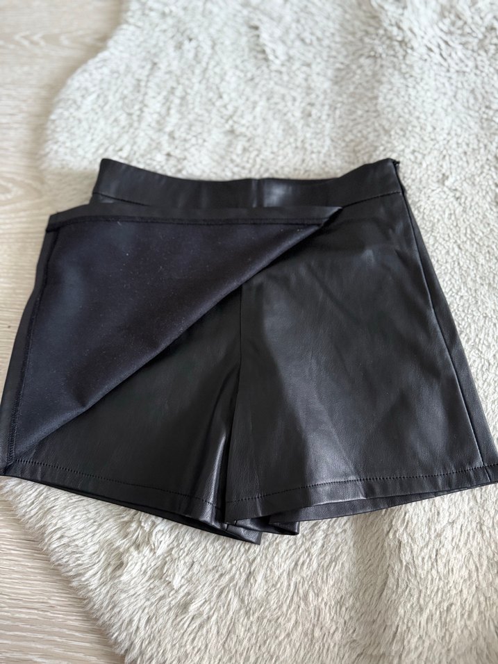 Benetton suni deri etek 6 yas - Görsel 2