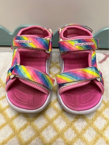 Skechers 25 numara sandalef