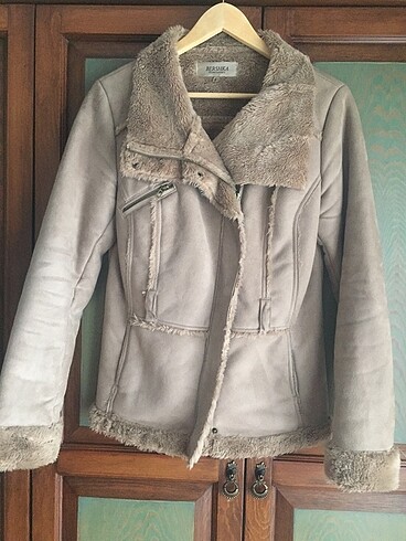 Bershka Mont