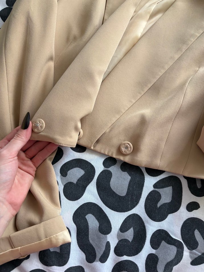 Bej Kısa Kesim Kadın Blazer Ceket - Görsel 4