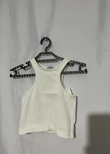 Beyaz Yüksek Yakalı Mini Crop Top