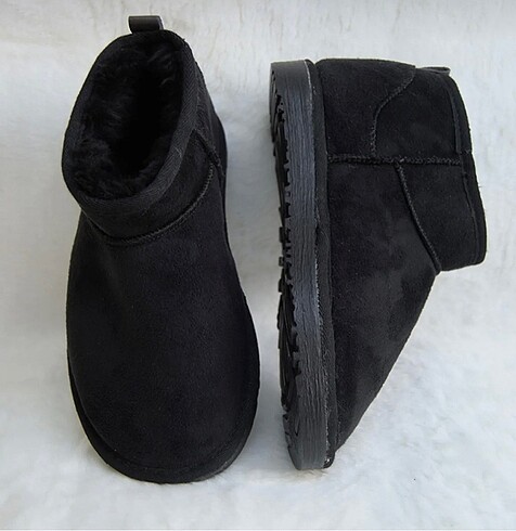 Ugg model bot