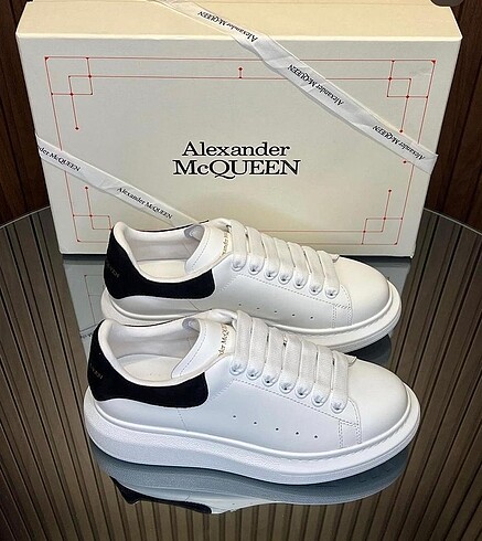 Alexander McQueen alexander mcqueen
