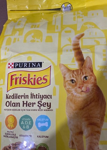  Purina Friskies Tavuklu Kedi Maması 1,5 kg
