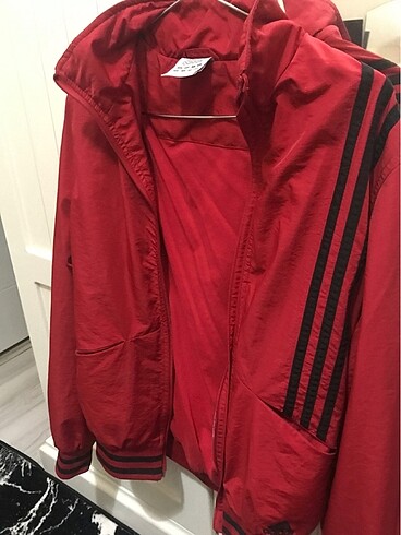 kırmızı adidas