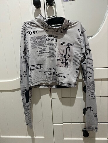 Bershka gazete yazılı bluz