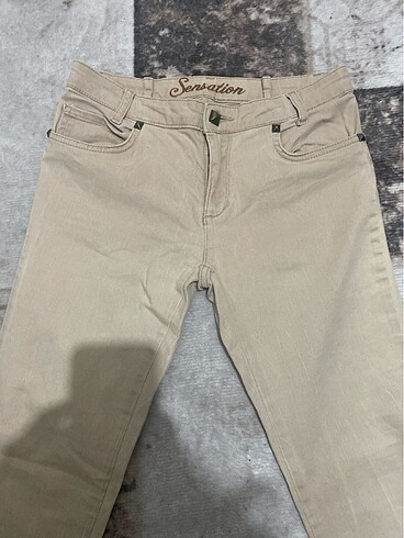 taş detaylı jean