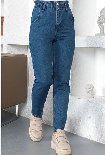 Mavi Renk Yüksek Bel Beli Lastikli Mom Jean
