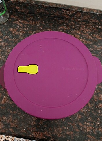 Beden Tupperware saklama kabı