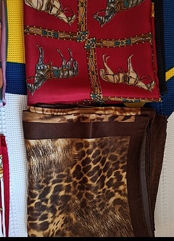 Vakko Kırmızı Eşarp