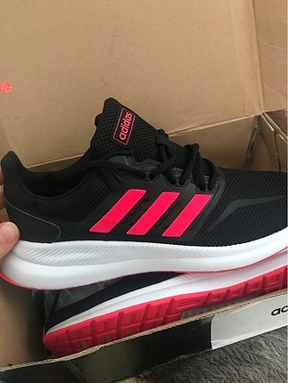 Adidas spor ayakkabı
