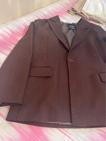KOYU KAHVERENGI BLAZER OVERSIZEDIR