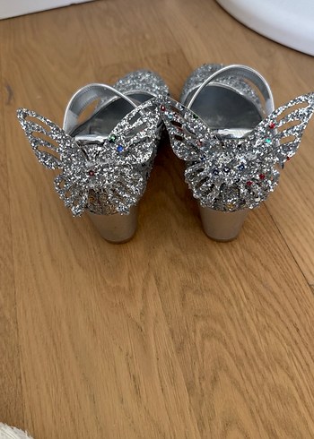 Kız Çocuk Topuklu Gri Simli Babet Ayakkabı - Görsel 3