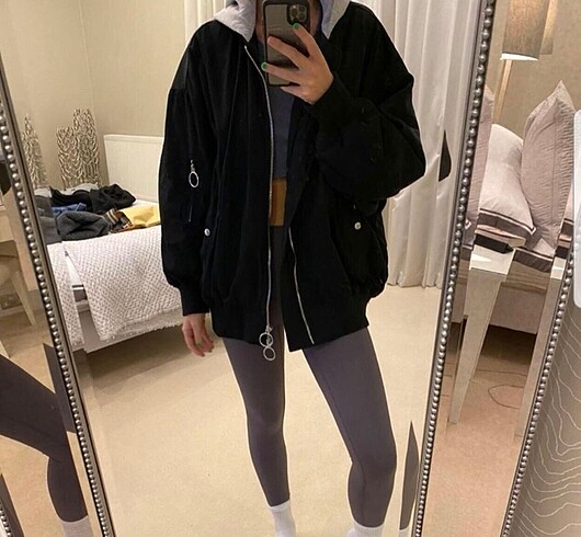 Zara Kapüşonlu Siyah Oversize Bomber Ceket