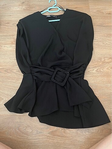 Zara kemerli bluz