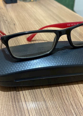 Kadın Parlak Kırmızı Siyah İş Gözlüğü - Görsel 2