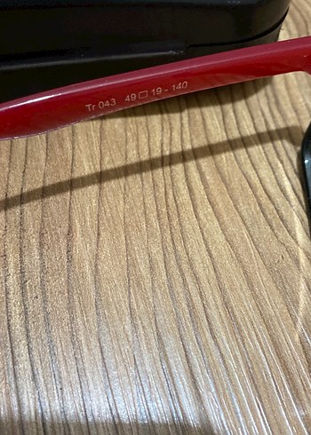 Kadın Parlak Kırmızı Siyah İş Gözlüğü - Görsel 4