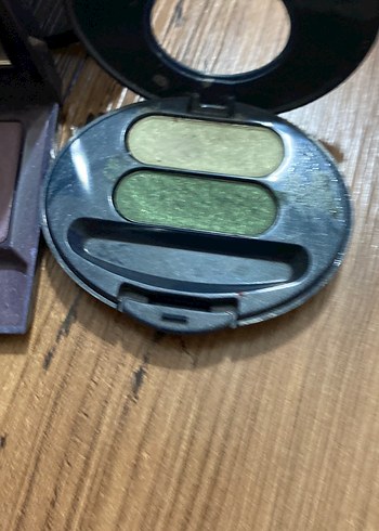 Koyu Haki Tonlarda Göz Farı Paleti - Görsel 2