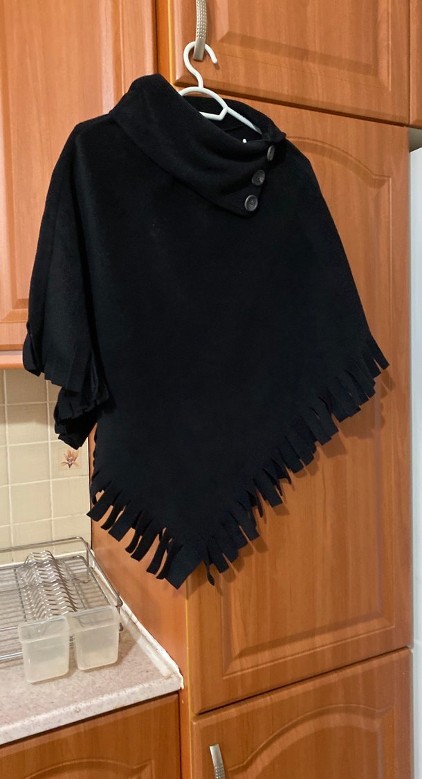 Siyah Yüksek Yakalı Kadın Panço - Görsel 3