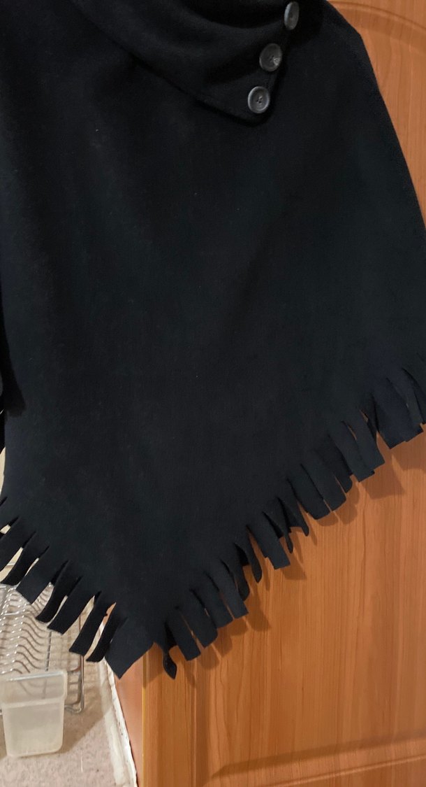 Siyah Yüksek Yakalı Kadın Panço - Görsel 2