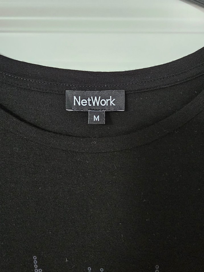 Network Siyah Baskılı Kısa Kollu Tişört - Görsel 3