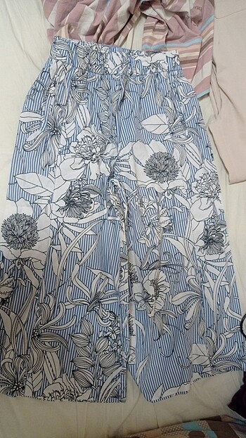Zara Zara geniş paça çiçekli pantolon