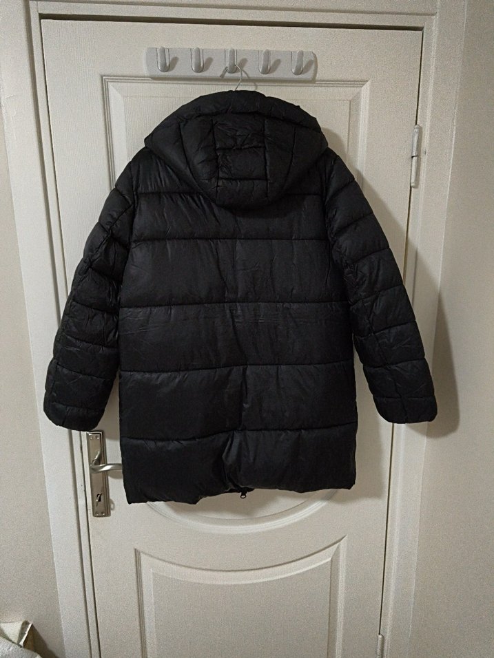 Koton Siyah Kapüşonlu Şişme Mont - Görsel 4