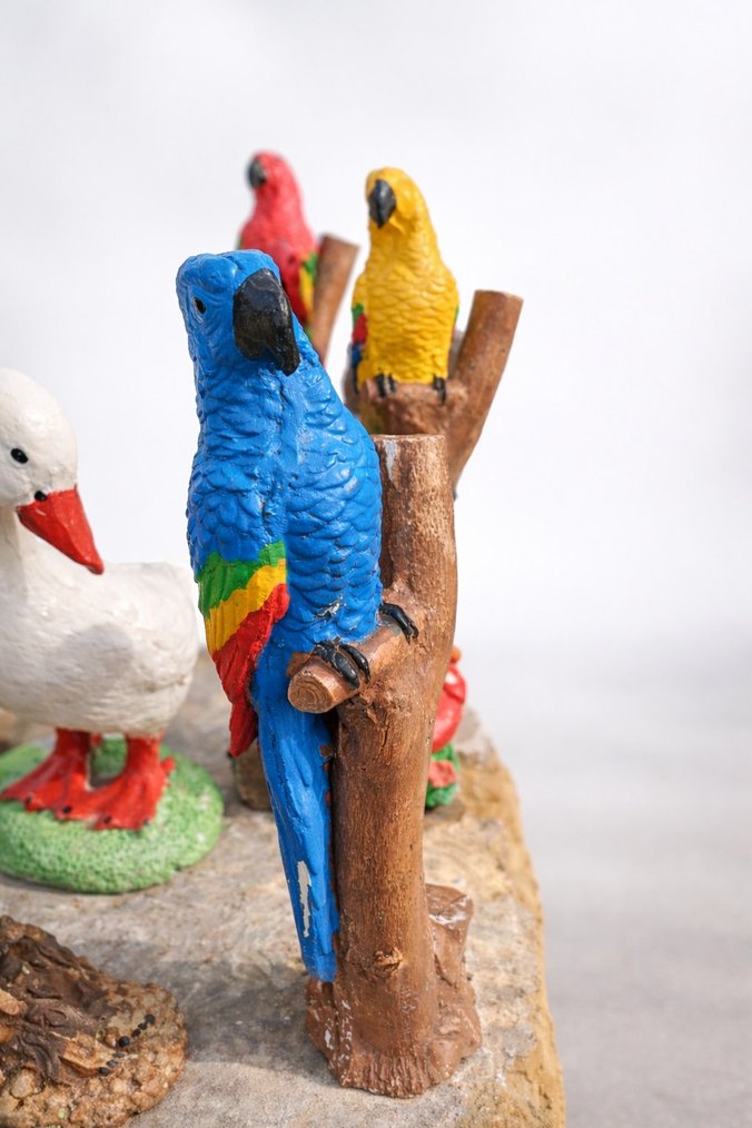 Renkli Papağan Heykeli - Görsel 2