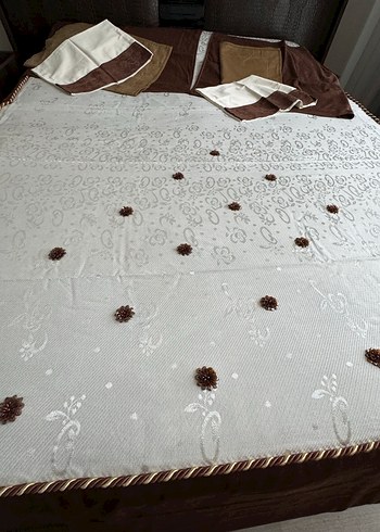 Kahverengi Nakışlı Yatak Örtüsü - Görsel 7