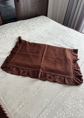Kahverengi Nakışlı Yatak Örtüsü - Görsel 4