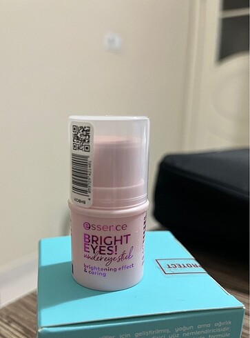 Essence bright eyes