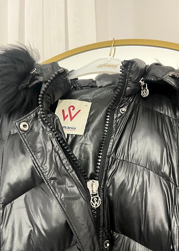 Kürk Detaylı Siyah Uzun Kadın Kışlık Mont - Görsel 4