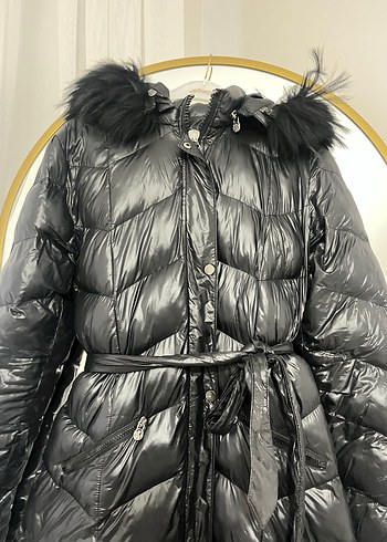 Kürk Detaylı Siyah Uzun Kadın Kışlık Mont - Görsel 2