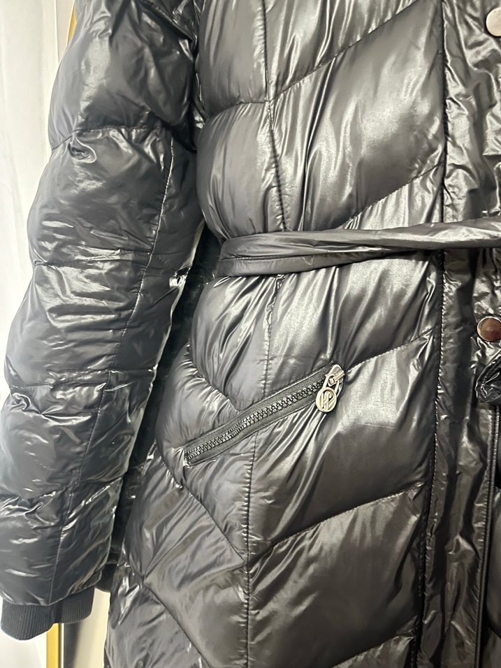 Kürk Detaylı Siyah Uzun Kadın Kışlık Mont - Görsel 3