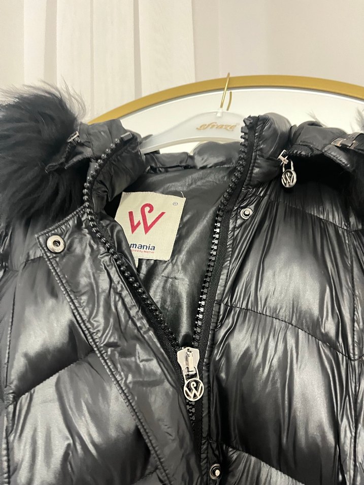 Kürk Detaylı Siyah Uzun Kadın Kışlık Mont - Görsel 4