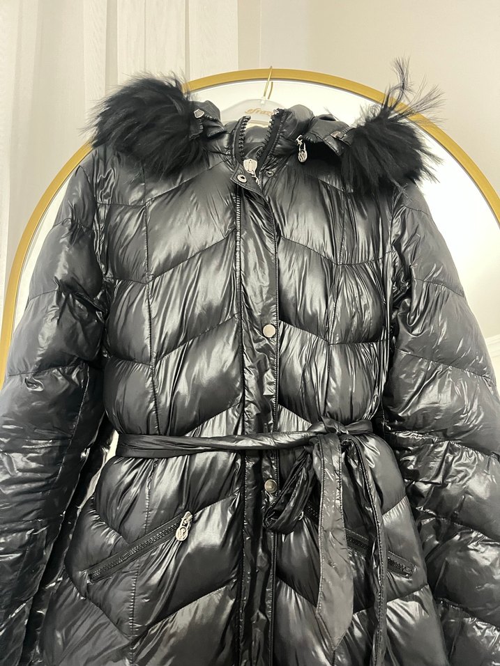 Kürk Detaylı Siyah Uzun Kadın Kışlık Mont - Görsel 2