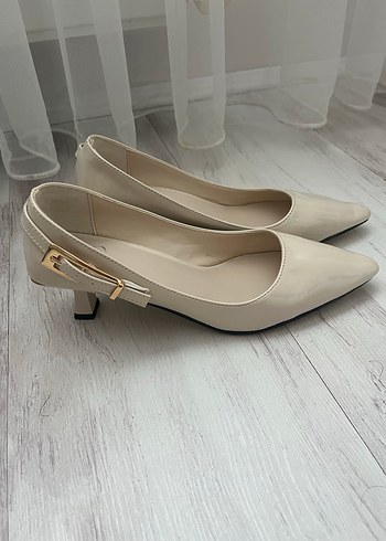 Bej Stiletto Topuklu Kadın Klasik Ayakkabı - Görsel 2