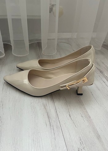 Bej Stiletto Topuklu Kadın Klasik Ayakkabı - Görsel 3