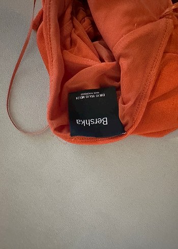 Turuncu Drapeli Kısa Bershka elbise - Görsel 3