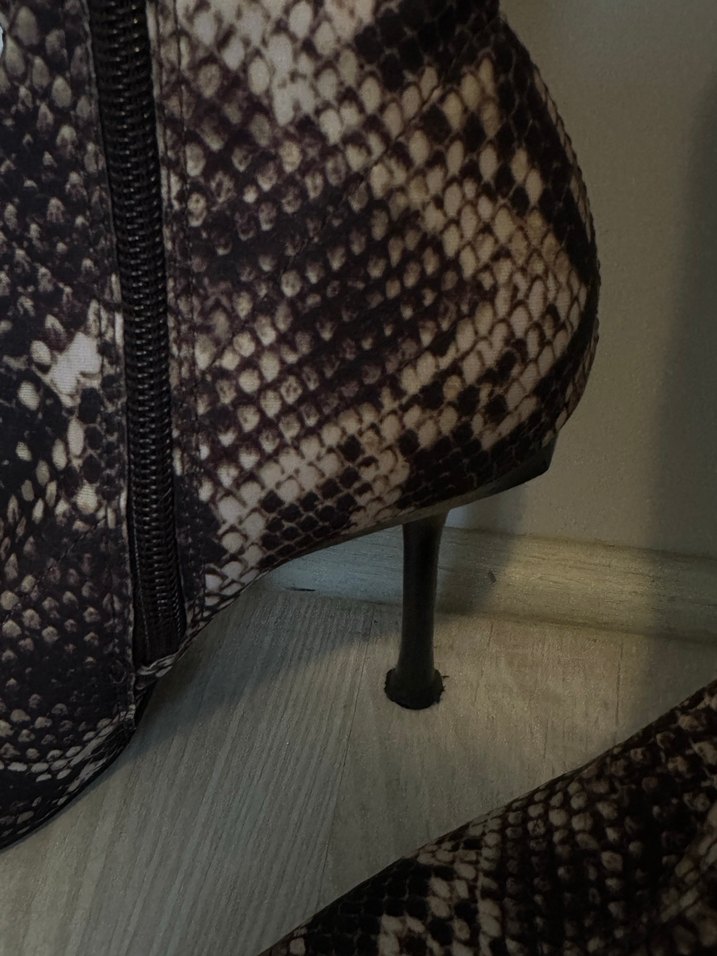 Kahverengi Yılan Desenli Stiletto Topuklu Deri Bot - Görsel 3