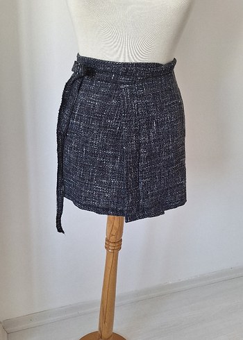 Kemer Detaylı Gri Mini Etek - Görsel 4