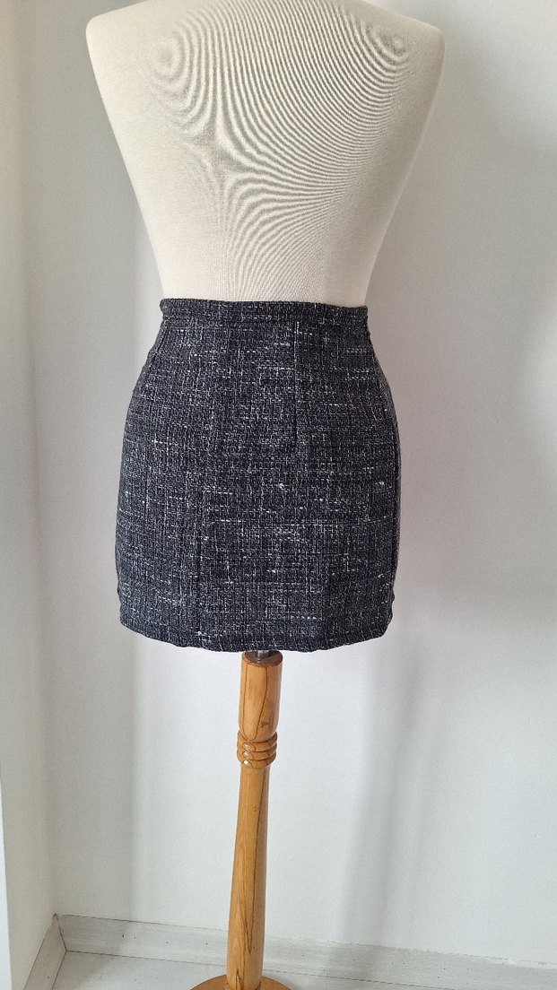 Kemer Detaylı Gri Mini Etek - Görsel 2