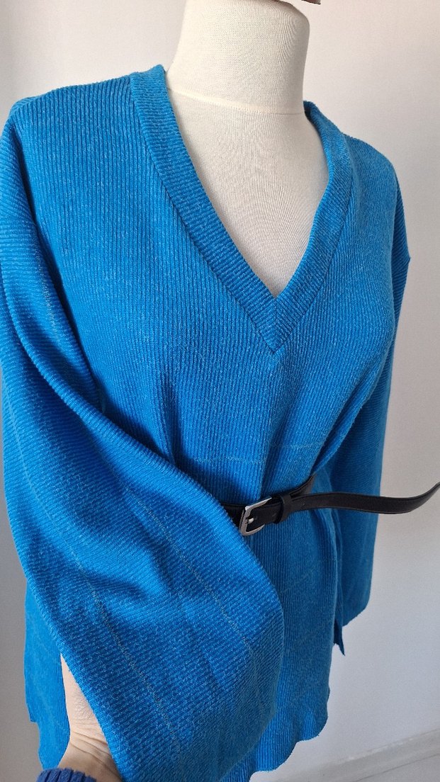 V Yaka Mavi Kadın Triko - Görsel 4