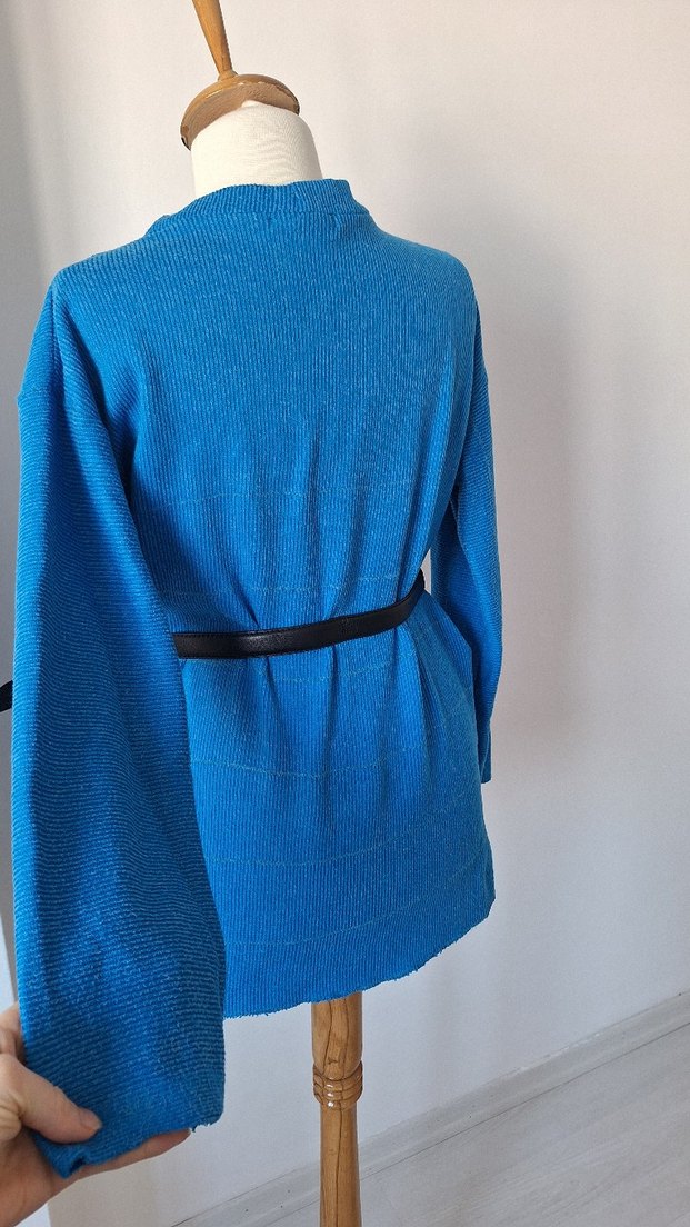 V Yaka Mavi Kadın Triko - Görsel 3