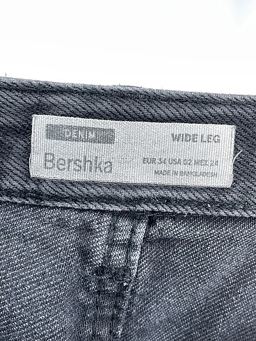 34 Beden siyah Renk Bershka Jean / Kot %70 İndirimli.