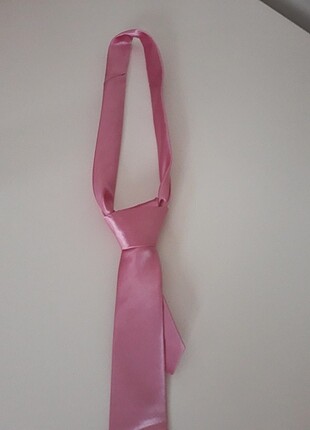 Pembe kravat