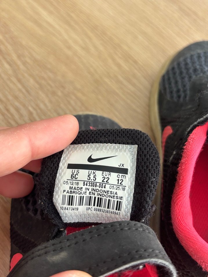 Kız Çocuk Siyah-Pembe Nike Spor Ayakkabı - Görsel 4