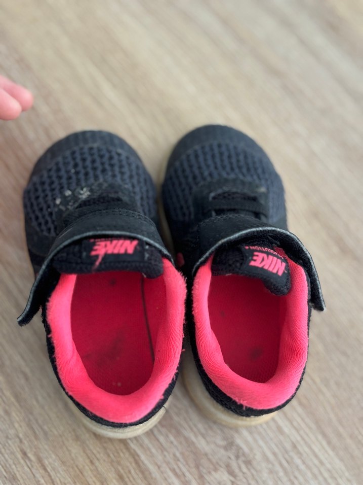 Kız Çocuk Siyah-Pembe Nike Spor Ayakkabı - Görsel 3